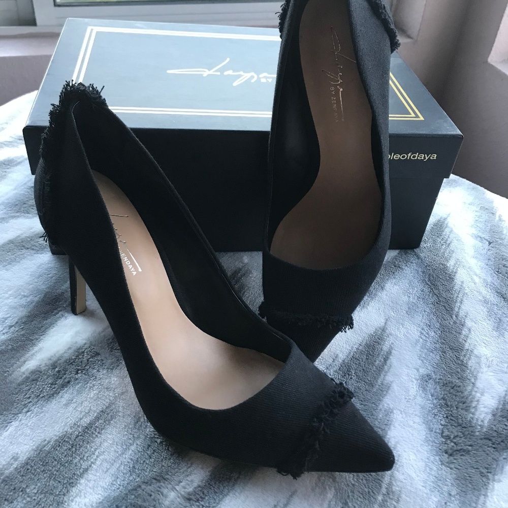 Daya by Zendaya Zendaya Shelby Fringe Denim Pump